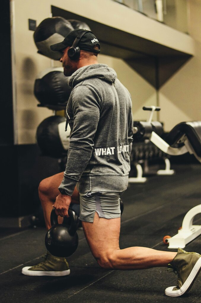 Dumbbell Training Plan: Build a Sculpted Body at Home